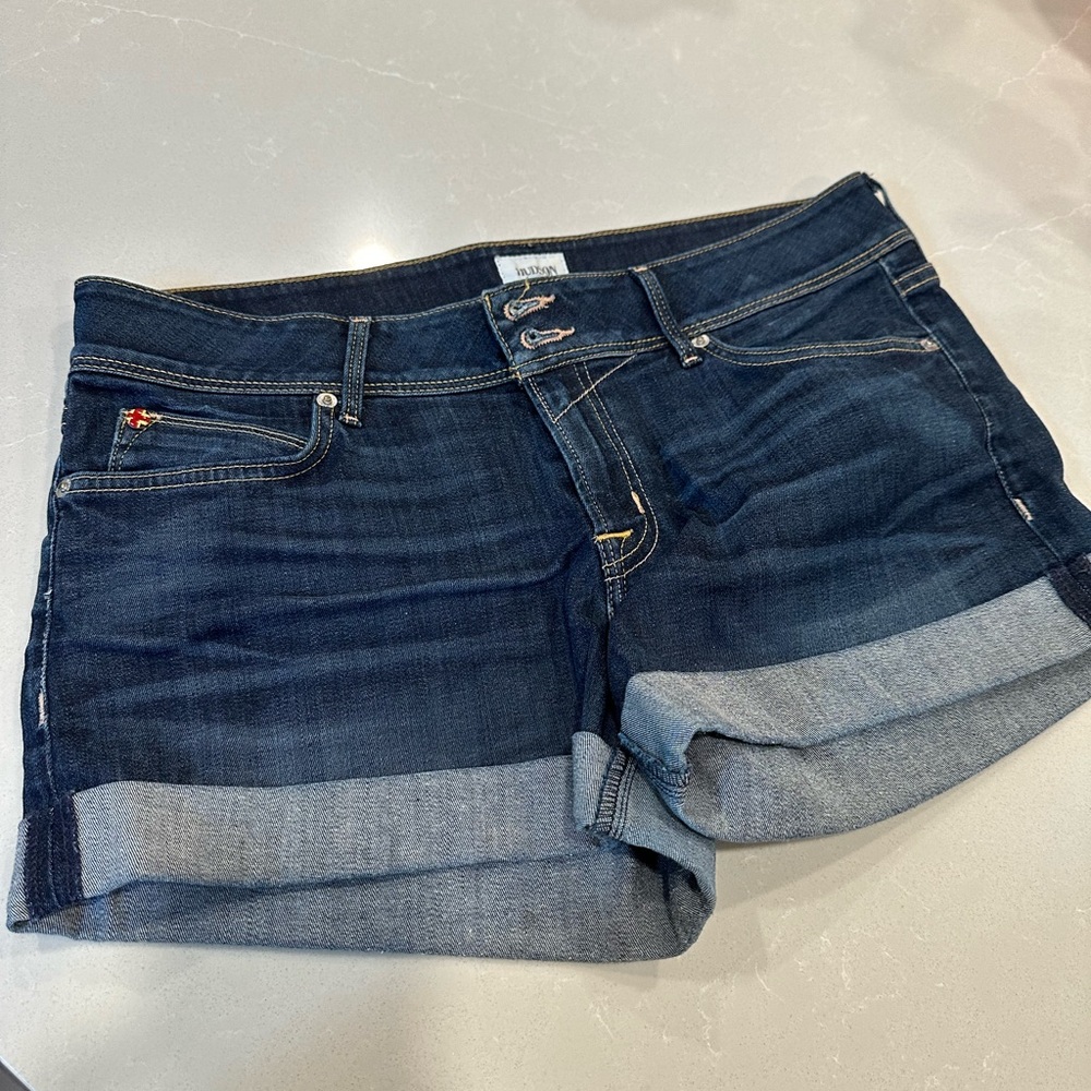 Hudson Croxley Mid Thigh Short